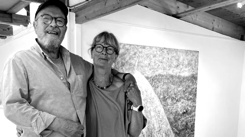 Steen Kjær Jacobsen with a guest at the exhibition